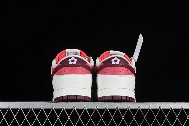 All Categories Nk SB Dunk Series Nk SB Dunk Low Low-top sneakers N version Nk Dunk Low GS "Valentine's Day" Valentine's Day color SB low-top casual sneakers HF0736-161